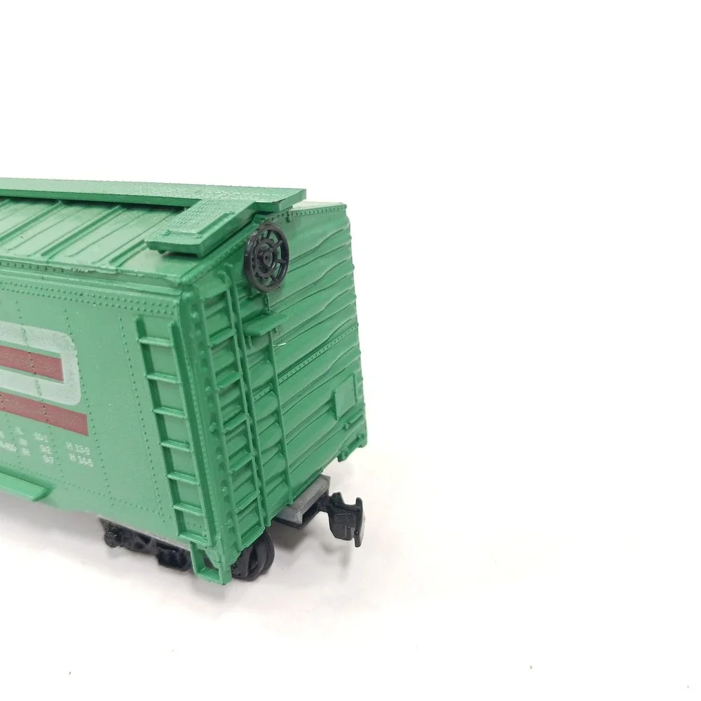 Athearn HO Scale Penn Central 50 Ft Plug Door Box Car PC 268800 Green 1327